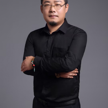  楊樹峰 設(shè)計師